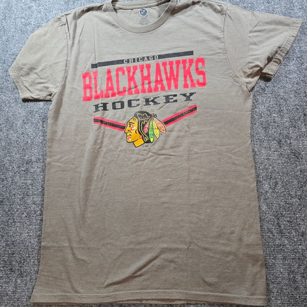 NHL Chicago Blackhawks T Shirt Mens Medium Hockey Fan Tee